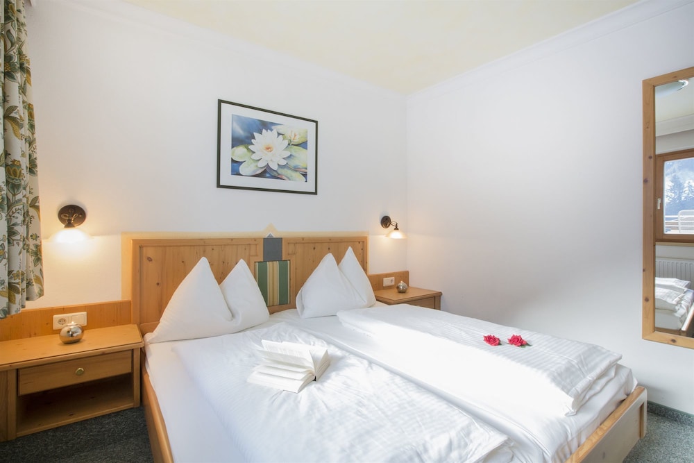 Fliana Arlberg Studios and Apartments view 5