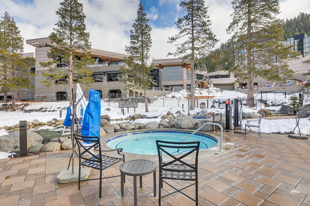 Lake Tahoe Vacations - Breathtaking Olympic Valley Gem: Walk to Chairlift - Property Image 36
