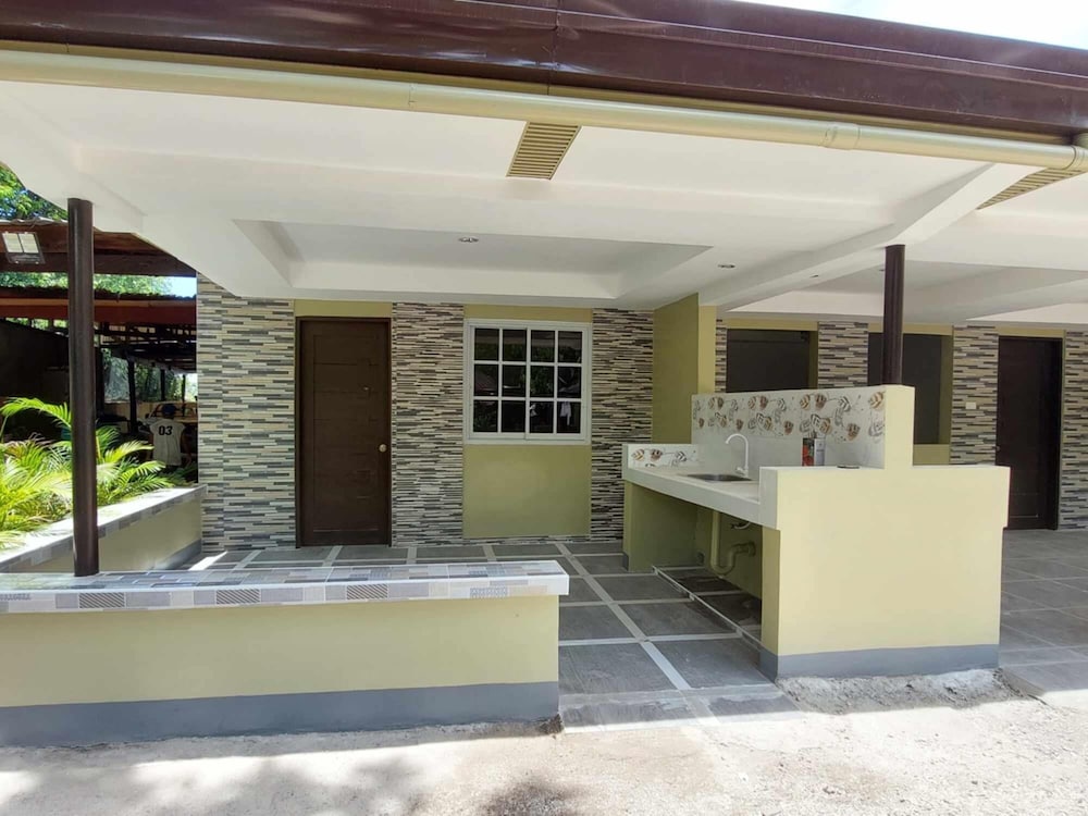 Yuken Mari Beach Haus
