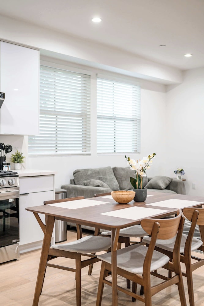 Not Affected by the Fire/modern 5BR Home With Parking, Near LA Attractions #4