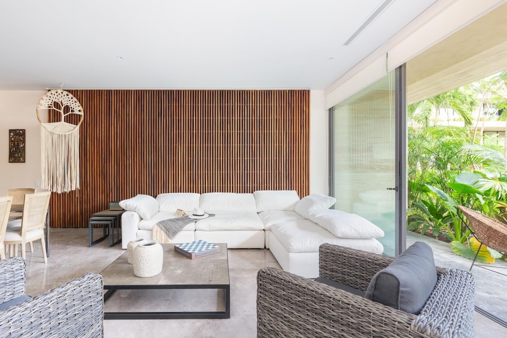Elegant 2 Units in one 3BR Stunning Pools Best Amenities Wifi Concierge view 5
