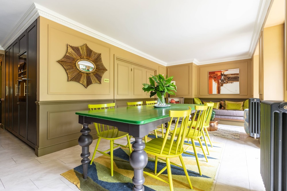 Penywern Road IV by Onefinestay