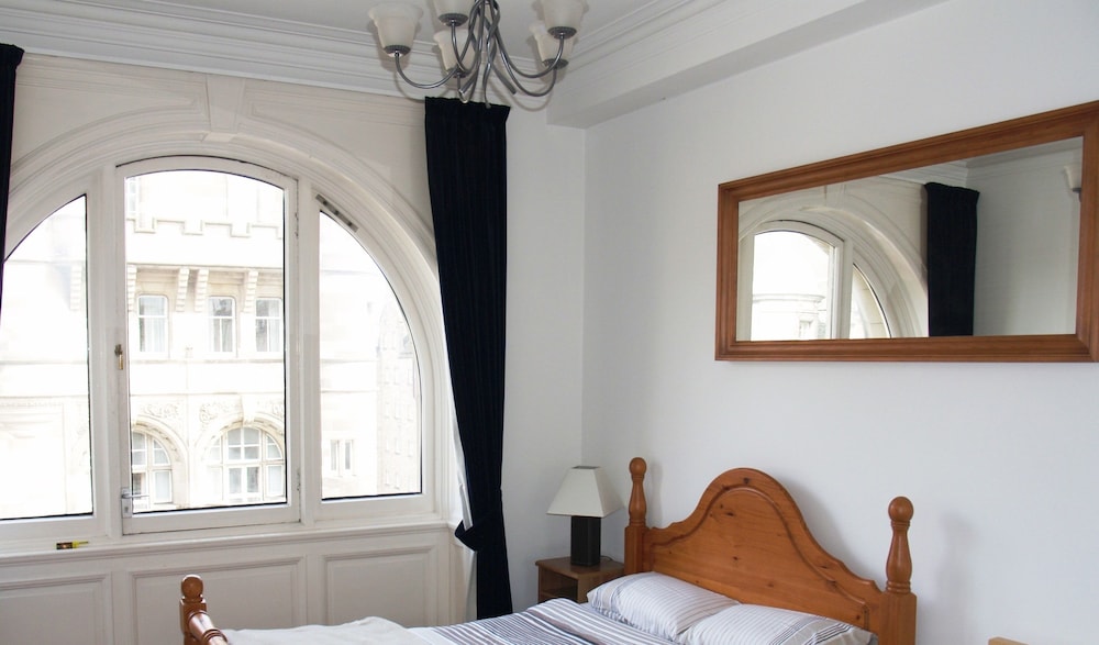 Royal Mile Mansions Apartment 27