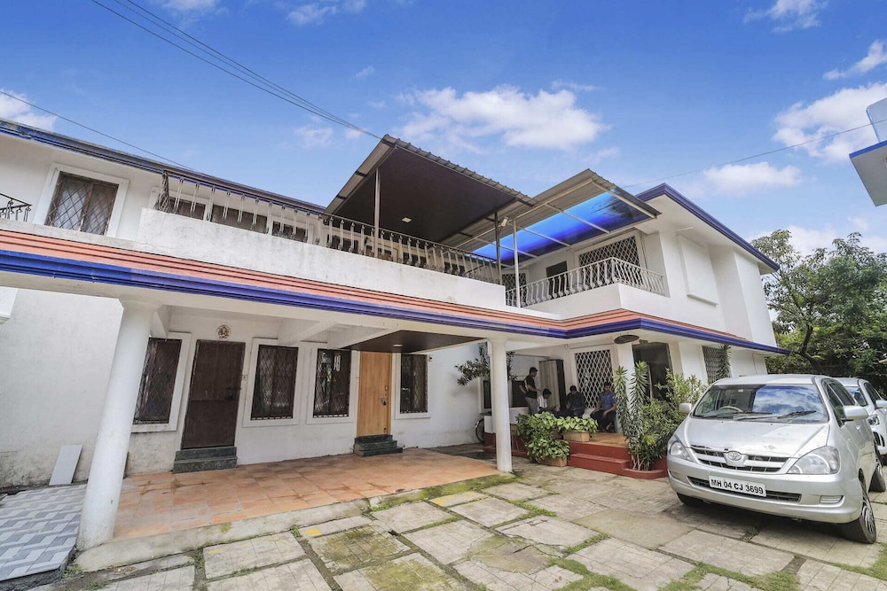 3BHK w/Pool - Dream Habitat by Universe Villas