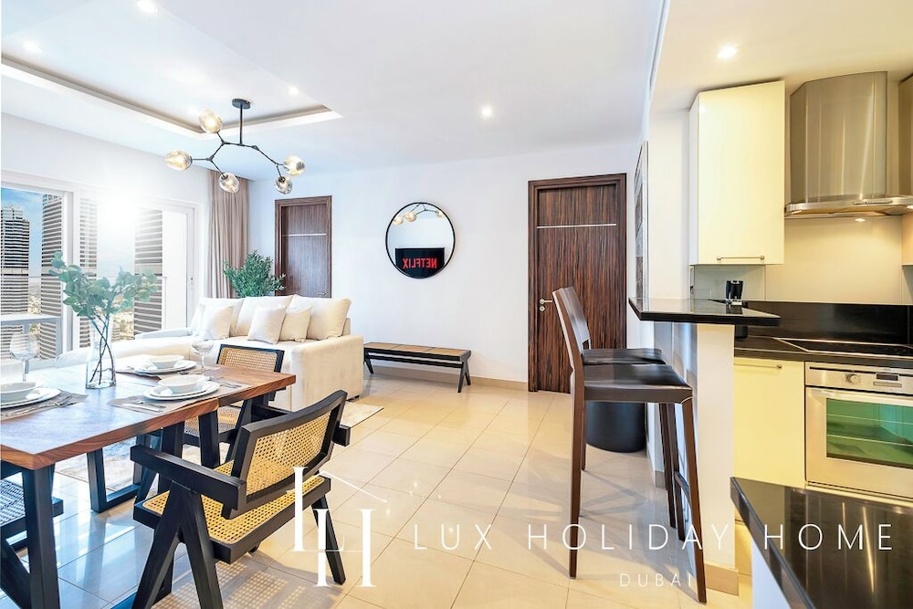 LUX The Bonnington JLT Suite 2
