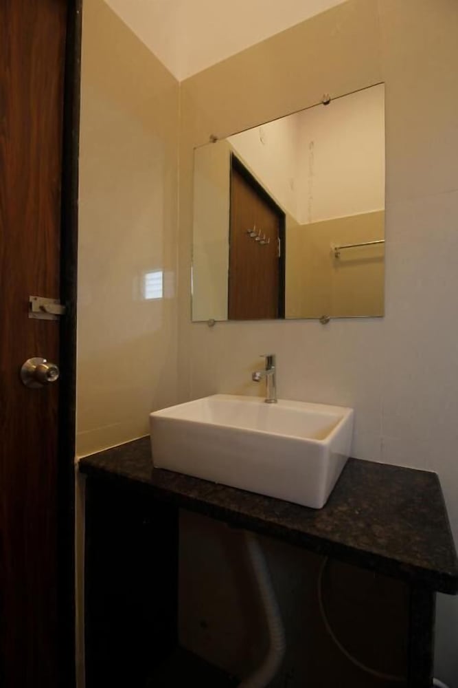 HOTEL MINT PARK