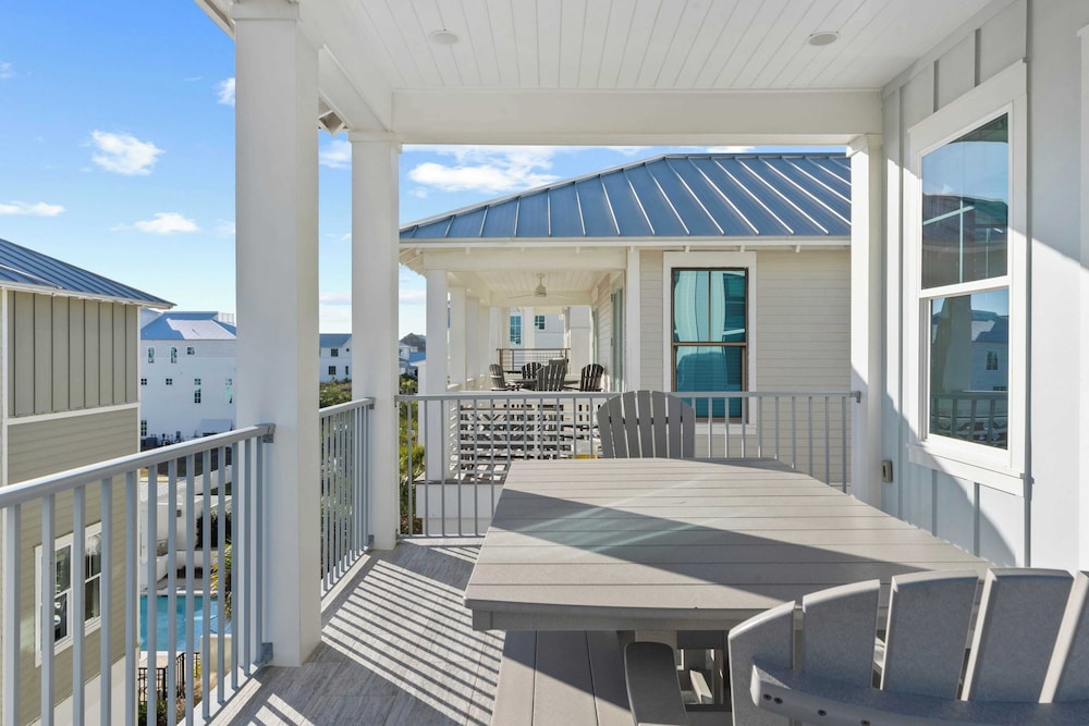 The Palmetto Blue by Avantstay Steps to Beach, Ocean Views