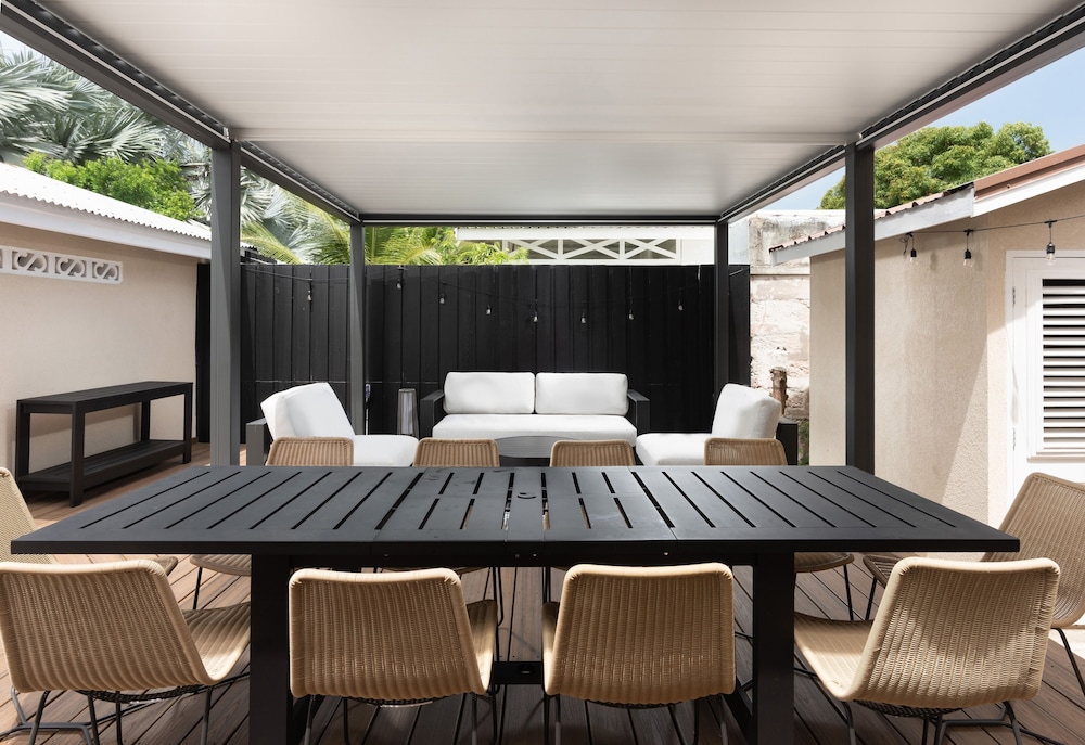 Luxe Retreat With Private Pool - The June 4 Bedroom Villa
