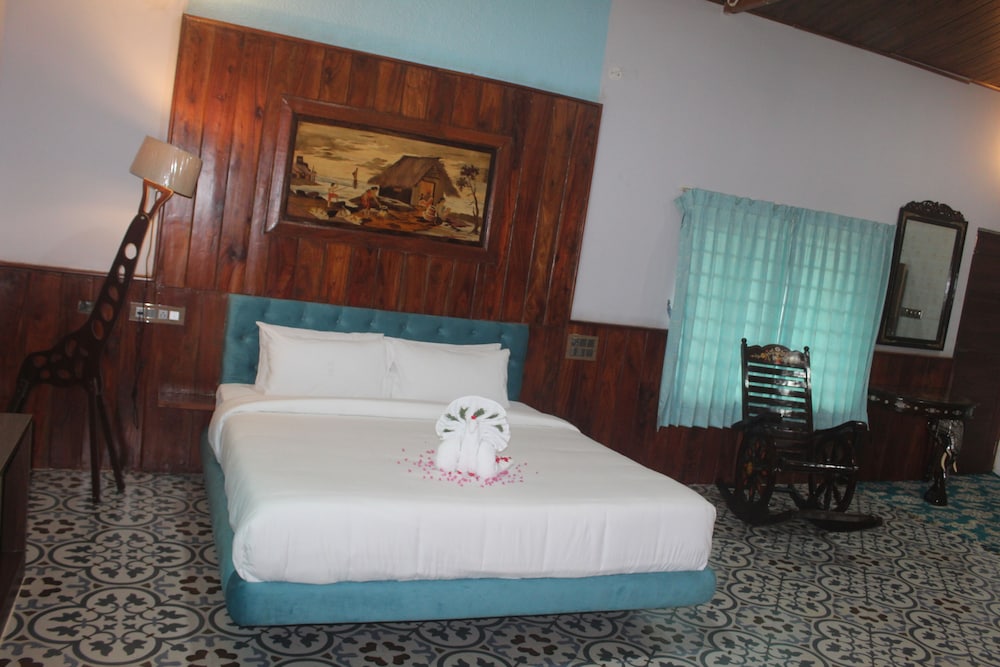 Vintage Village Resort & Spa view 3