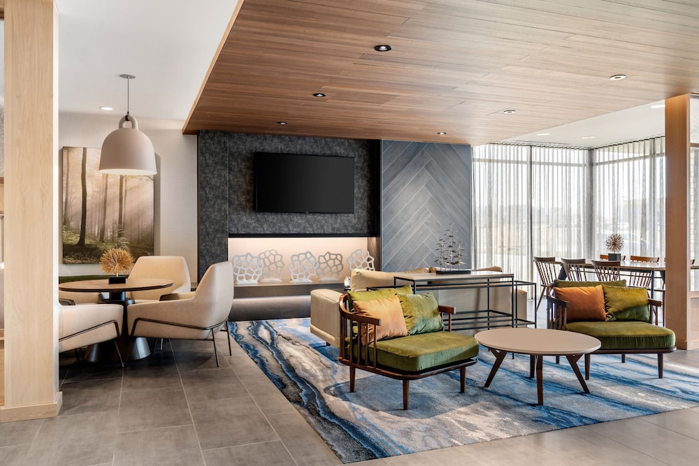 Cape Girardeau Vacations - Fairfield Inn  Suites by Marriott Cape Girardeau - Property Image 3