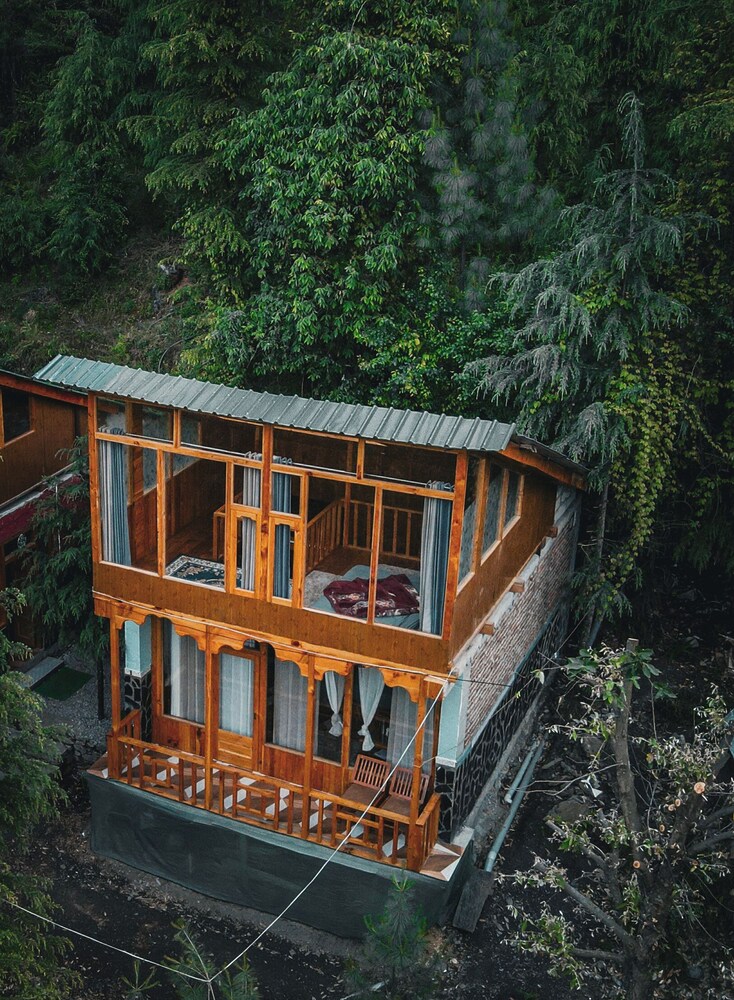 WOW Treehouse & Cottages