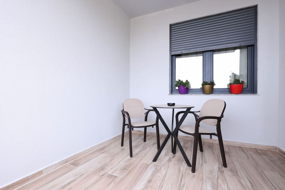 Grandstay Apartments 008