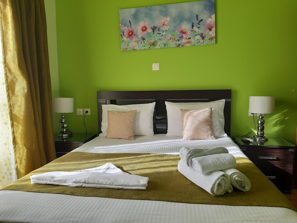 Paraskevi's Luxury Studios photo 4