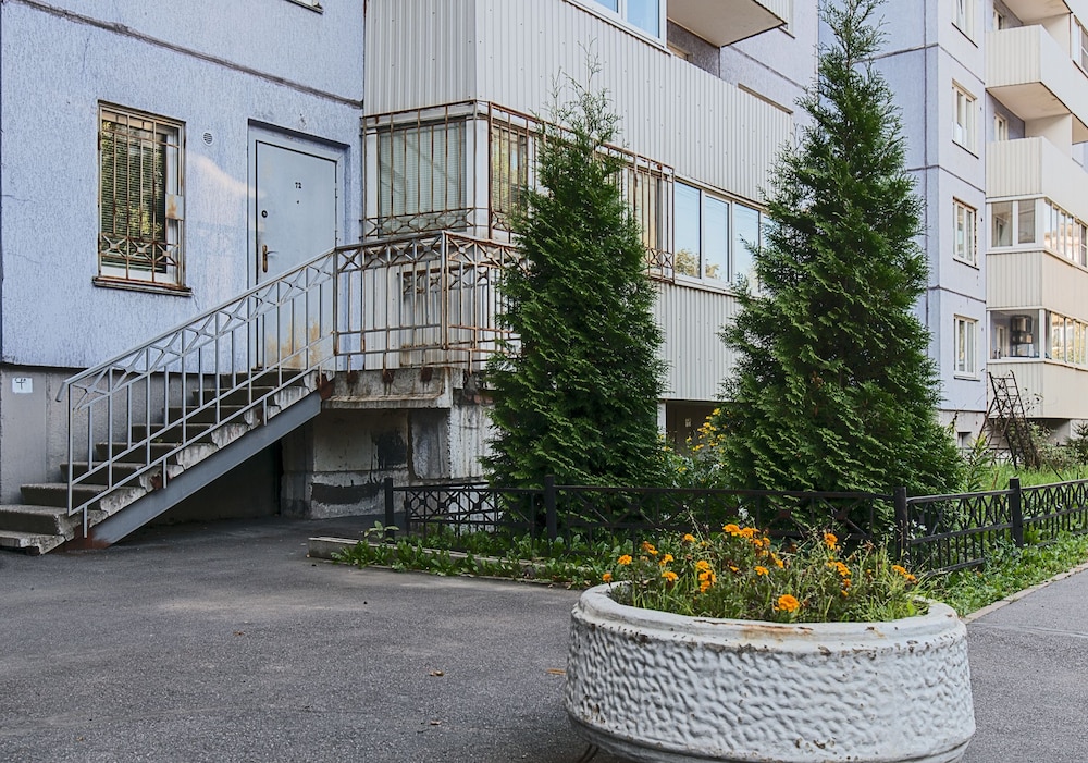 FlatHome24 near Metro Dybenko