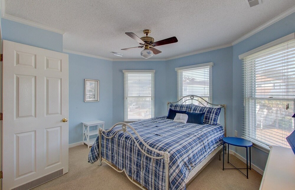 54 Pelican Bay by Avantstay Steps From Beach + Community Pool view 4