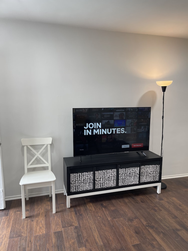 Hollywood Business Suites
