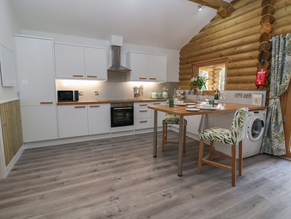Redwood Lodge