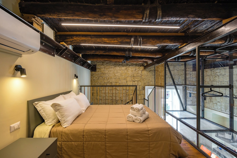 La Pinacoteca Aparthotel by NapoliApartments
