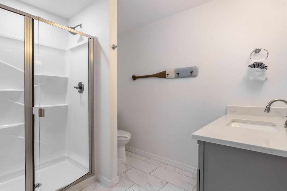 Destin Dolphin by Avantstay 2 Mins Walk To Beach w Pool Large Outdoor Entertaining Area