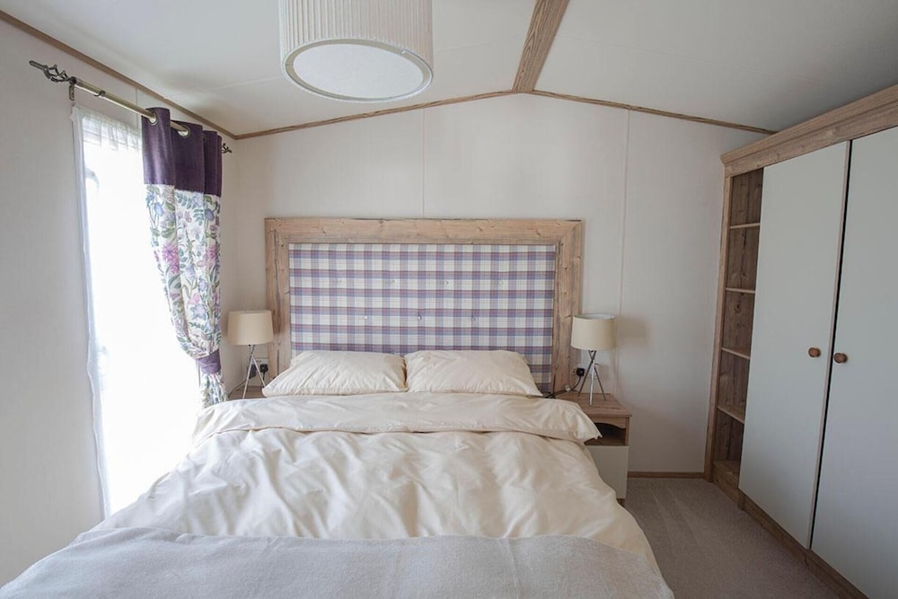 Stunning 2 Bed Chalet in Silversands Lossiemouth view 5