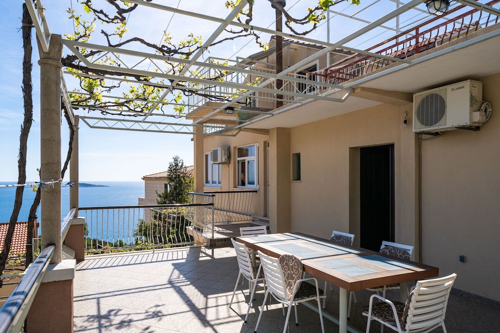Apartments Klis