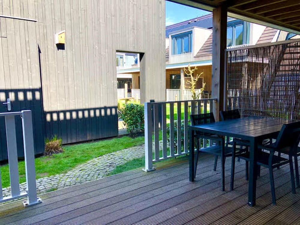 Beautiful Lodge Close to the Beach