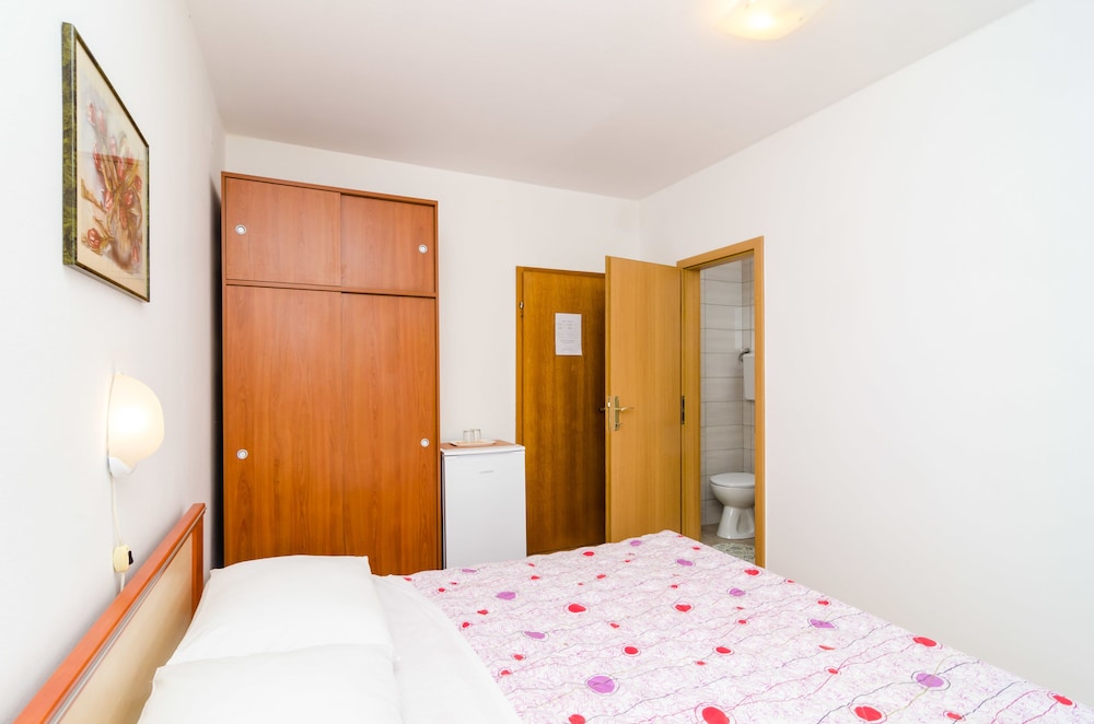 Cina Apartments
