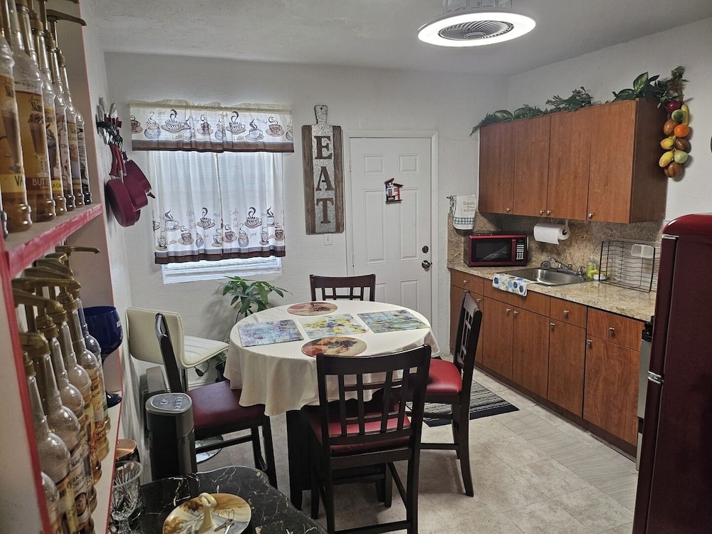 Pet-friendly Brickell Stay Near Beach & City