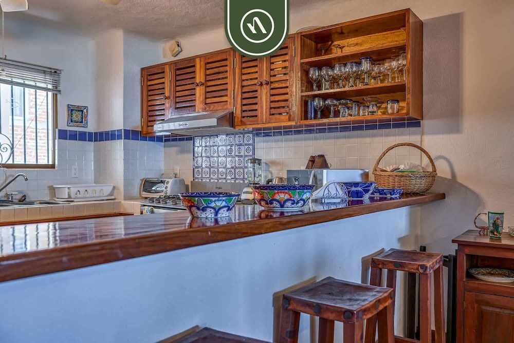 Ocean View 2Br Condo-balcony-beach-pool - 310
