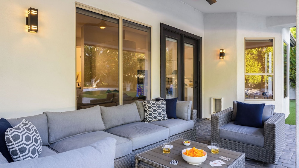 Private Pool, Outdoor Dining & Fireplace Near North Scottsdale Hotspots Desert Luma by Avantstay