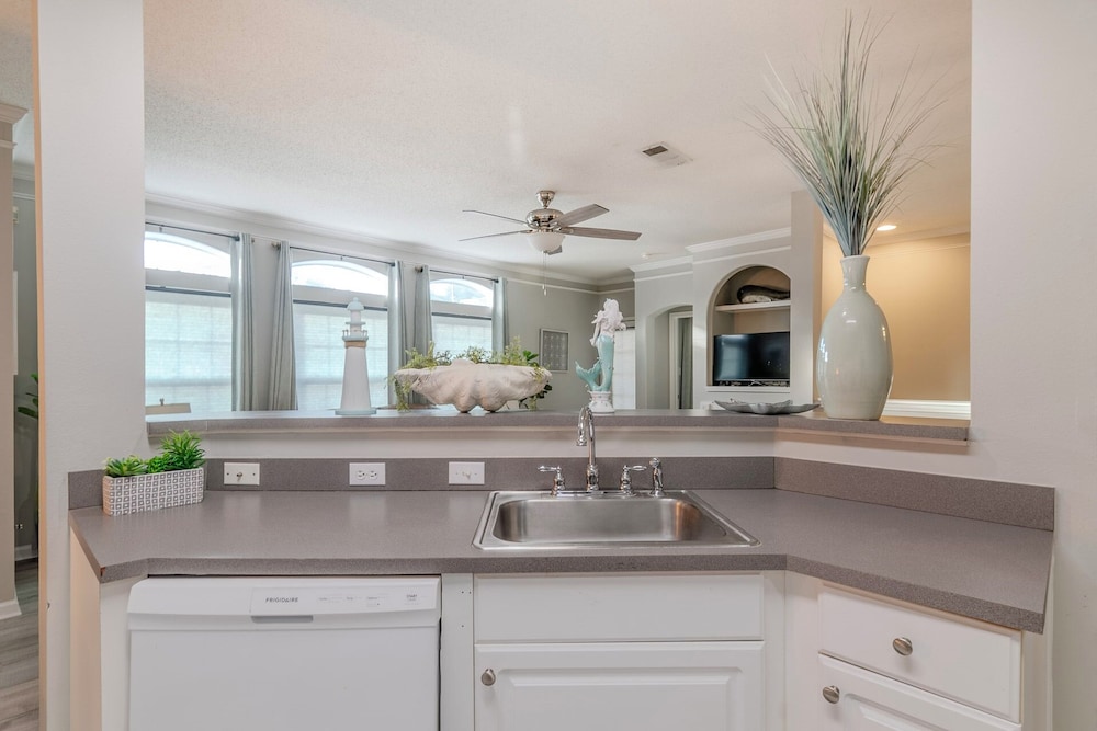 Legacy Villa 2604 - 2 Bedroom 2 Bath With Garage in Beachside Neighborhood