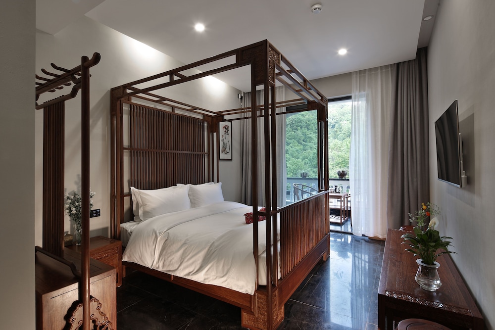 Chayan Hotel