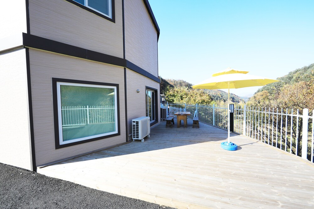 World Village Poolvilla