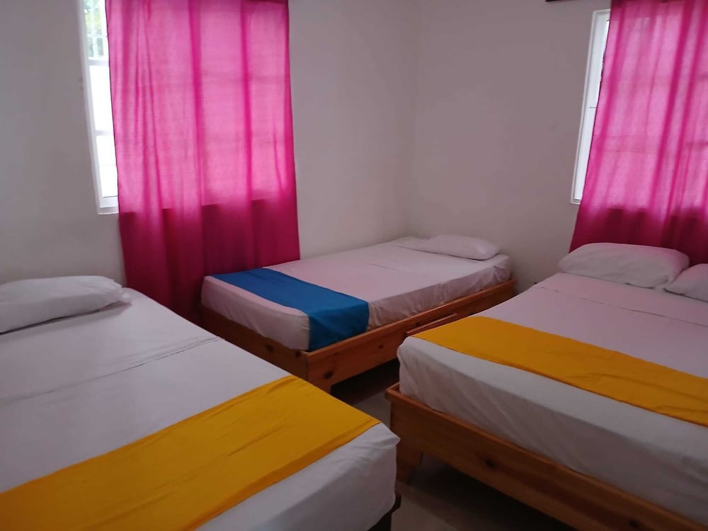 Villa con Piscina en Boca Chica