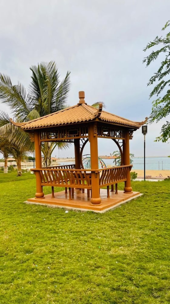 Hotel & Resort Golden Marina Yanbu فندق ومنتجع جولدن مارينا ينبع إدارة وتشغيل شركة منتجع المرسى الذهبي