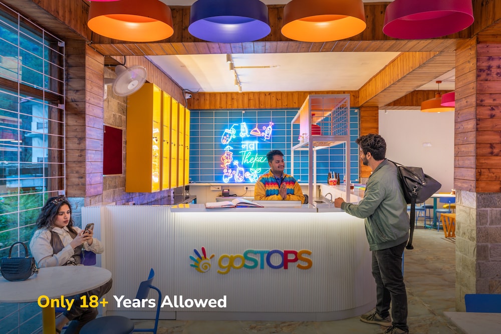goSTOPS PLUS Kasol Manikaran Road, Bar and Hostel