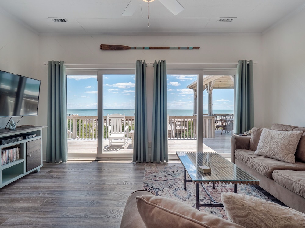 Green Dolphin by Topsail Realty
