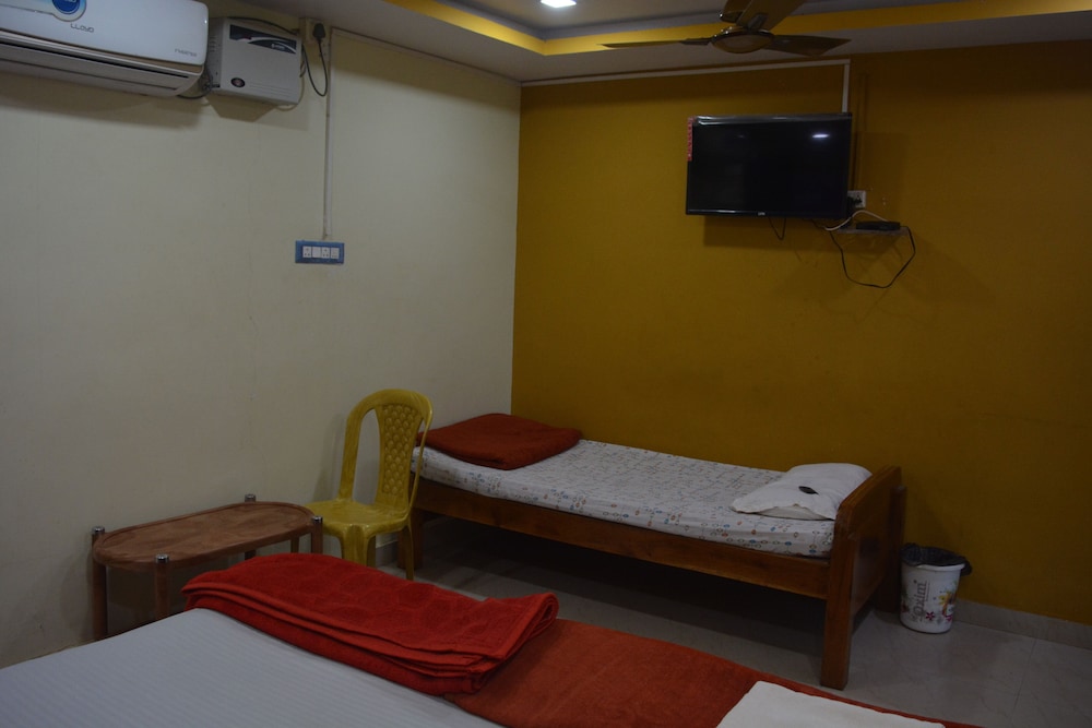 Hotel Mid Town Daringbadi