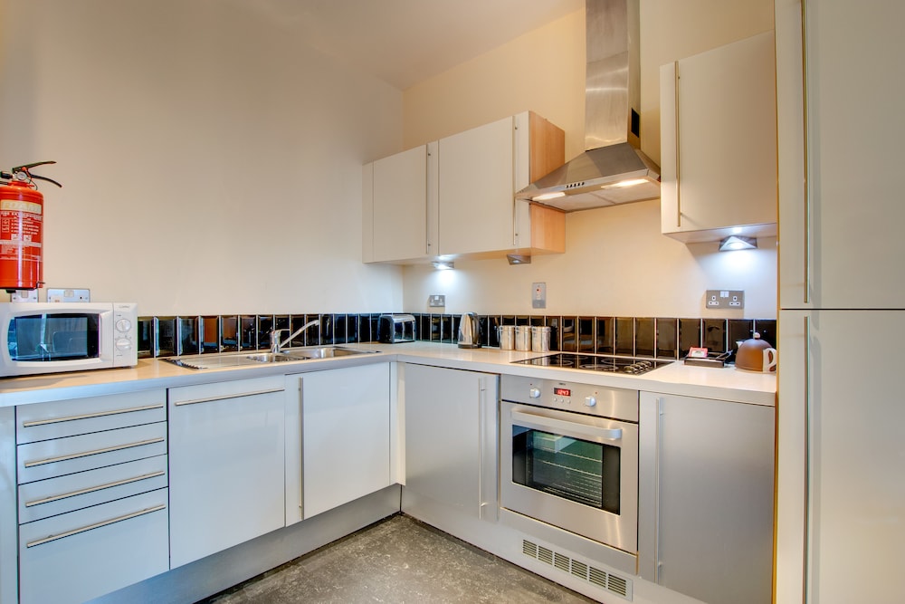 Week2Week Fabulous 1 Bedroom City Centre Apartment view 5
