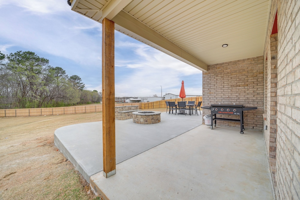 Family-friendly, Pets Welcome: Broken Arrow Gem!