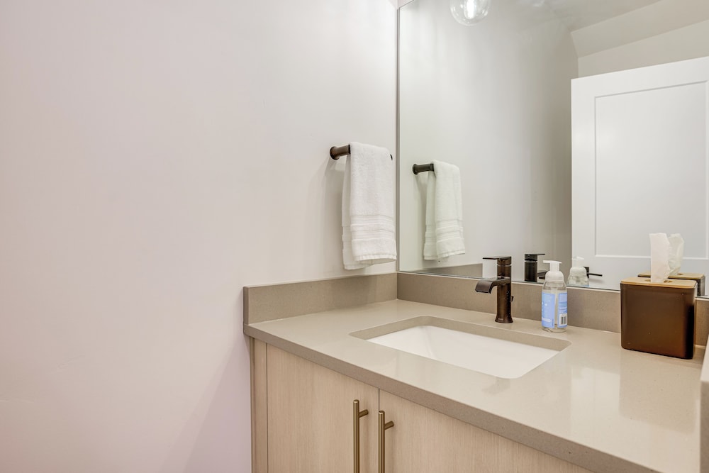 Hike & Ski: Townhome 8 Mi to Dtwn Ogden!