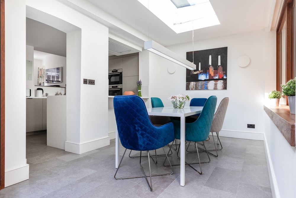 Whittlesey Street II by Onefinestay