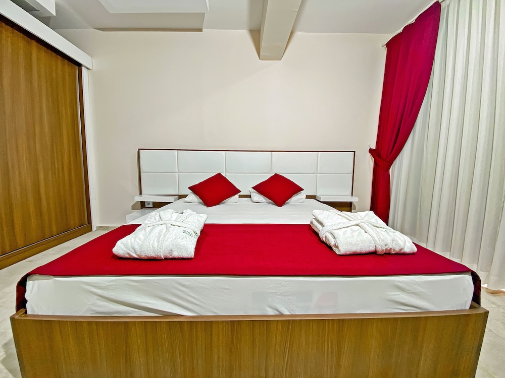 Fethiye Nokta Oren Suit view 4