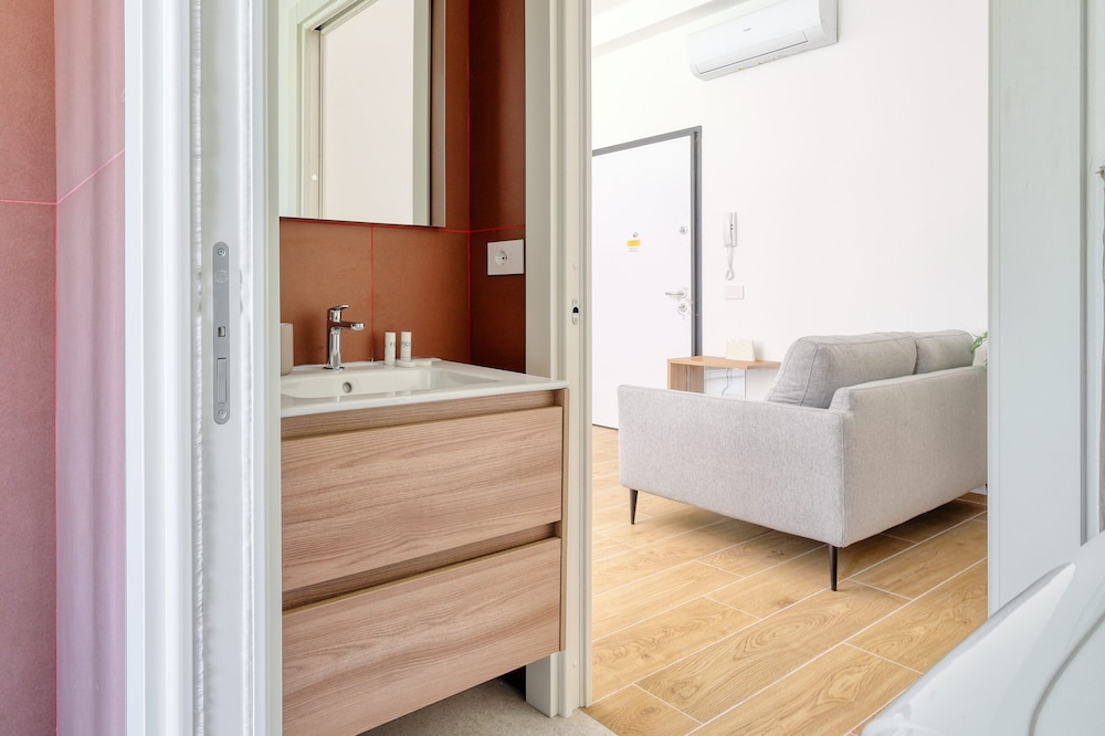 Bright 1-br apartment in Porta Genova