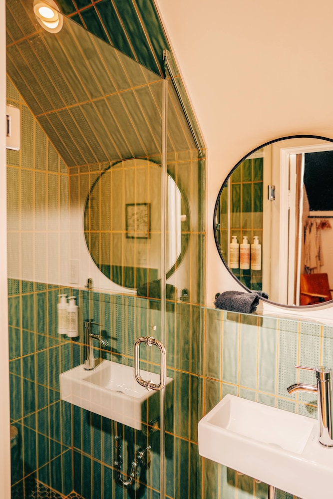 Somewhere Inn Collingwood Boutique Hotel 14