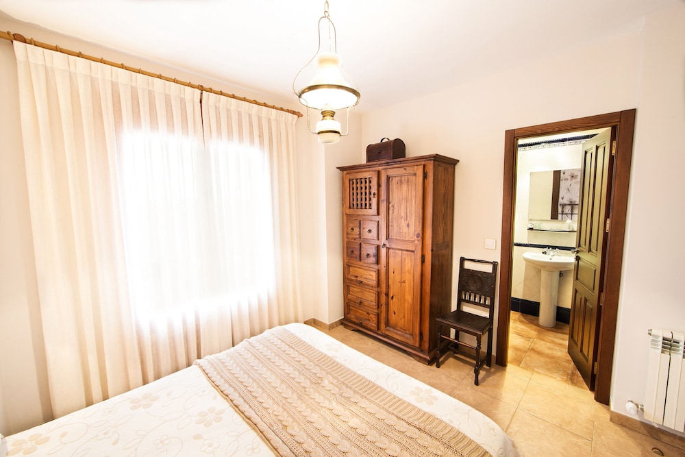 Hotel Restaurante Quintanares - Property Image 95