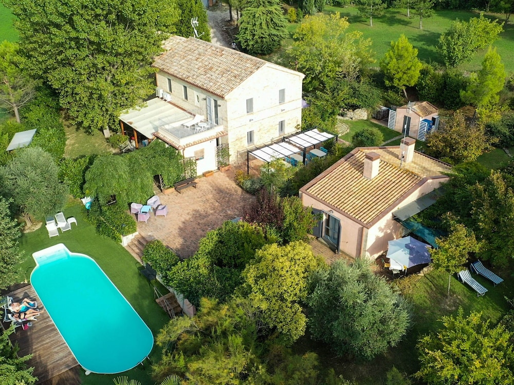 Belvilla by Oyo Cottage Della Musica view 3
