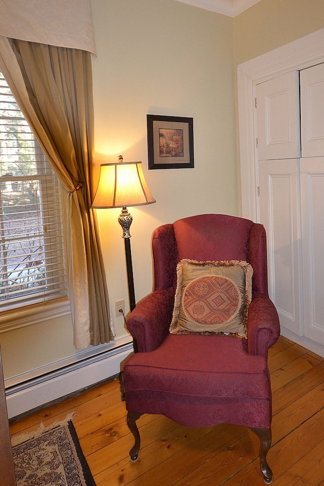 The Briarwood B&B