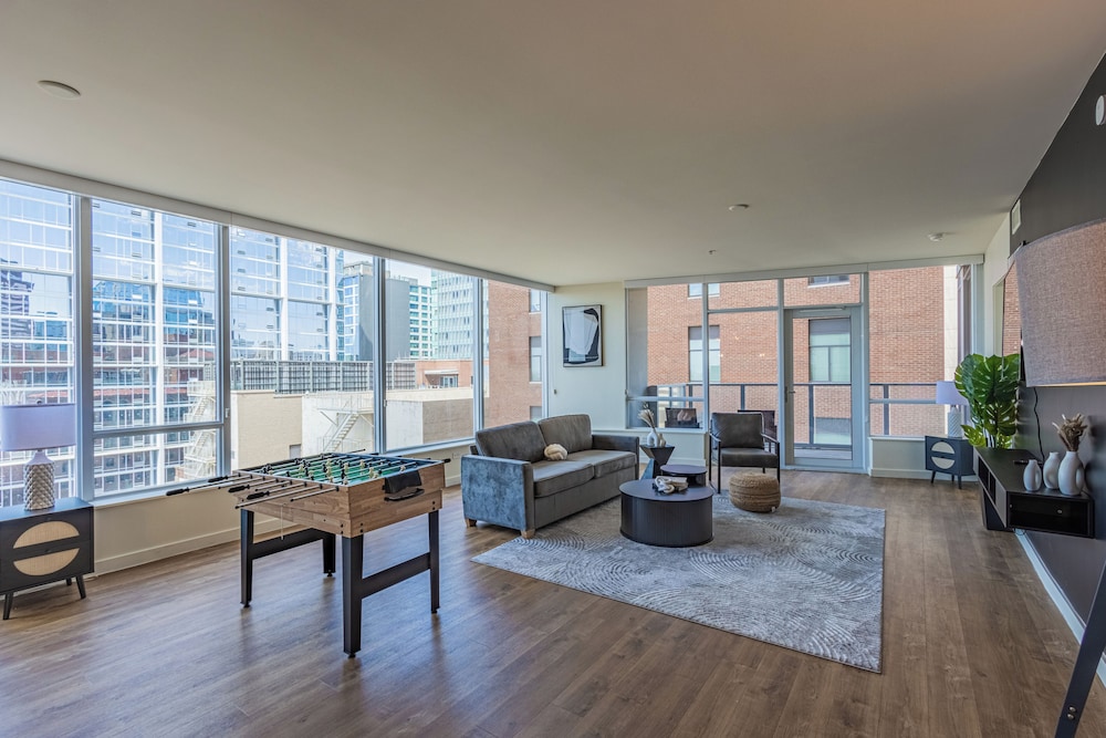 ROVE LIVING/KL - 44 Monroe