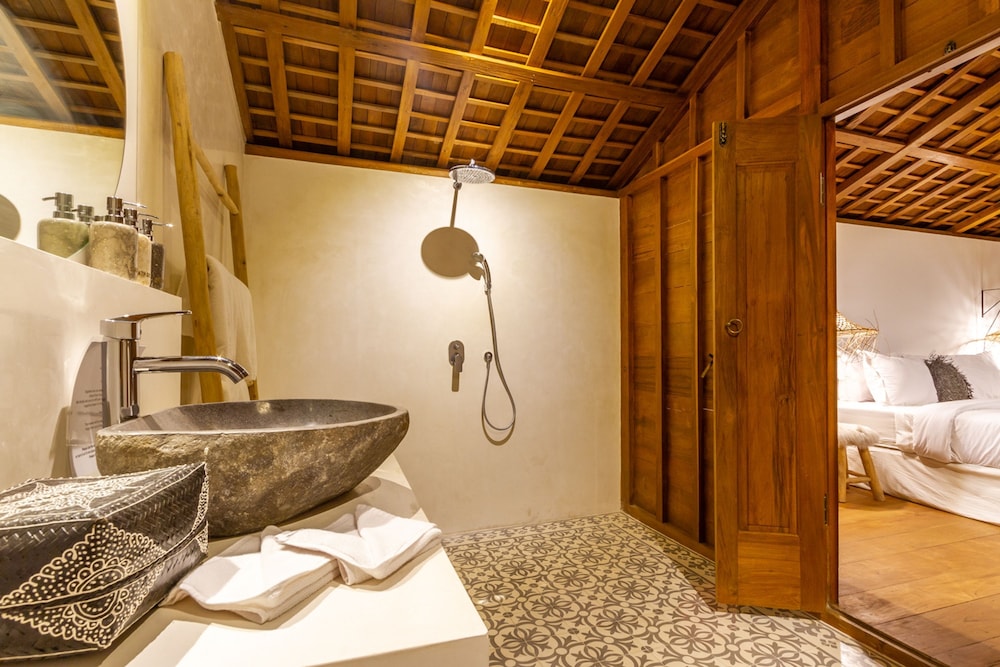 Villa Namu by Alfred in Bali - Family 5 BD Dream in Seminyak Oberoi Beach